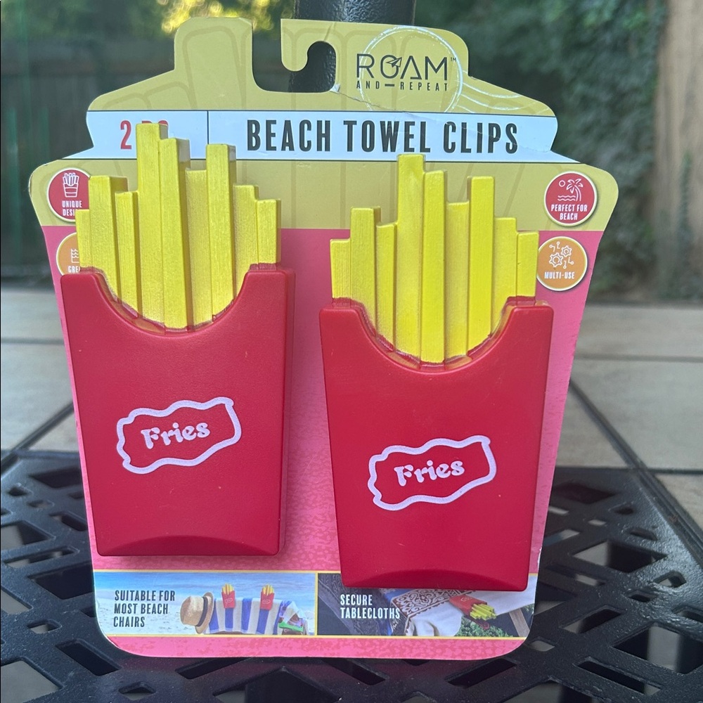 Set of 2 Beach Towel Clips    FRIES design